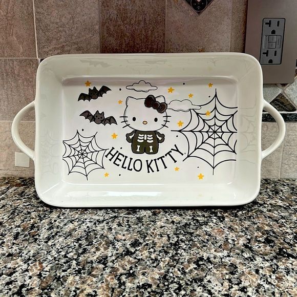 Hello kitty Bakeware casserole 400”F resistant fall Halloween dishwasher safe - Picture 1 of 8
